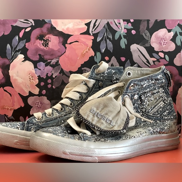 Cutest Diesel sneakers. Size 7 - Picture 1 of 6